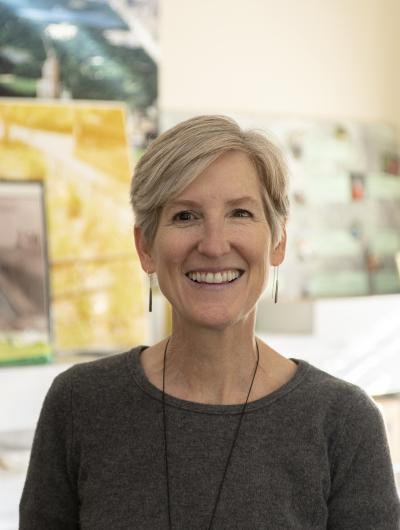 Headshot of Hixon Center Director, Colleen Murphy-Dunning